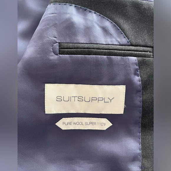 Like new gray SUITSUPPLY NAPOLI suit jacket - size 46 - Picture 3 of 6